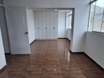 Venta Amplio Departamento En Estreno - Villa Maria Del Triunfo - Piso 2