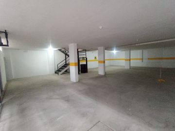DEPARTAMENTO DUPLEX - 4 DORMITORIOS CON BAÑO PRIVADO - LOMAS DE MONTESERRIN - UDLA - ECOPARK - ACADEMIA COTOPAXI