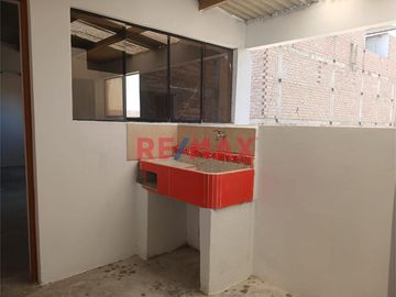 ¡Bajo De Precio! En Venta Bonita Casa En Villa El Salvador 🏠