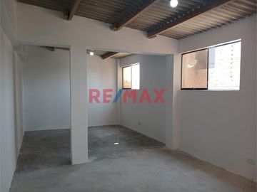 ¡Bajo De Precio! En Venta Bonita Casa En Villa El Salvador 🏠