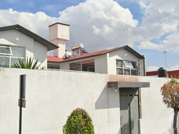 CASA ESPACIOSA EN TOLUCA , ADJUDICADA PRECIO INIGUALABLE!!!!