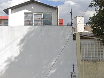 CASA ESPACIOSA EN TOLUCA , ADJUDICADA PRECIO INIGUALABLE!!!!