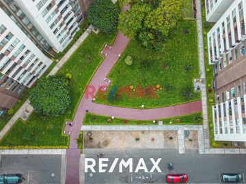 ALQUILER DE  DEPARTAMENTO MODERNO AMOBLADO MÁS ESTACIONAMIENTO C/ VISTA A  PARQUE DENTRO DE CONDOMINIO