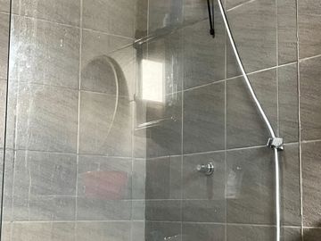 Salinas - Amplia casa moderna con piscina y terreno de 600 m2