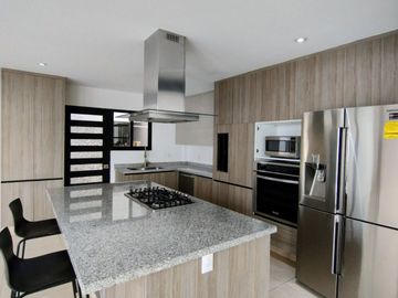 Se vende casa en Lomas de Juriquilla, Querétaro.