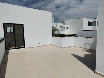 Se vende casa en Lomas de Juriquilla, Querétaro.