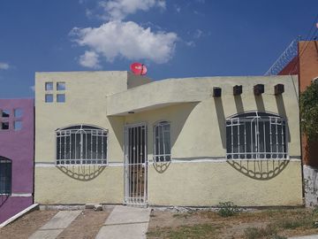 CASA EN VENTA EN FRACCIONAMIENTO SAN CAMILO, PACHUQUILLA HIDALGO