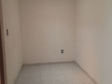 CASA EN VENTA EN FRACCIONAMIENTO SAN CAMILO, PACHUQUILLA HIDALGO