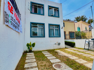 CASA EN VENTA JARDINES UNIVERSIDAD  ENTREGA INMEDIATA ! EXCELENTE UBICACION.
