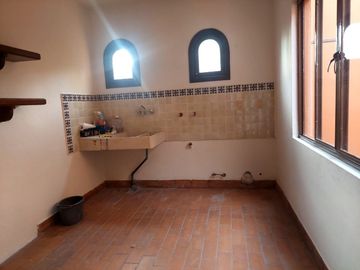 Residencia en Venta, tipo Colonial Mexicano, con excelentes acabados y amplios espacios