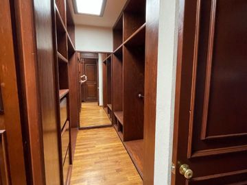 Residencia en Venta, tipo Colonial Mexicano, con excelentes acabados y amplios espacios