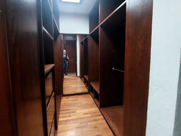 Residencia en Venta, tipo Colonial Mexicano, con excelentes acabados y amplios espacios