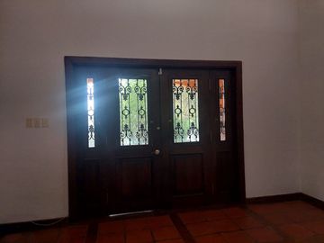 Residencia en Venta, tipo Colonial Mexicano, con excelentes acabados y amplios espacios