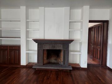 Residencia en Venta, tipo Colonial Mexicano, con excelentes acabados y amplios espacios