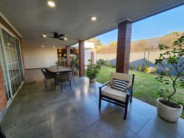 Se vende hermosa casa estilo Georgian, Machali