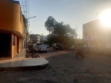 VENTA DE CASA COMO TERRENO EN S.M.P