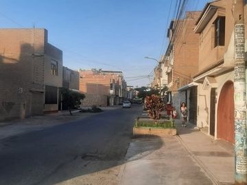 VENTA DE CASA COMO TERRENO EN S.M.P