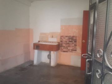 VENTA DE CASA COMO TERRENO EN S.M.P