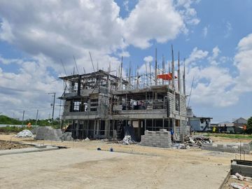 3 storey single attached house and lot for sale in cainta rizal near gil fernando avenue marikina city sta. lucia east mall