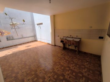 Vendo Casa De 2 Pisos En Urb San Diego – Vipol – Etapa II - SMP