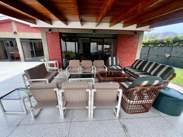 VENTA DE CASA EN LA EXCLUSIVA ZONA DEL SOL DE LA MOLINA III ETAPA