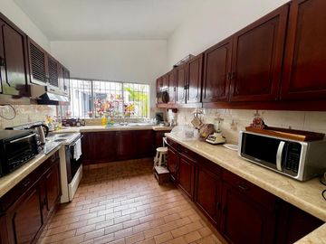 VENTA DE CASA EN LA EXCLUSIVA ZONA DEL SOL DE LA MOLINA III ETAPA