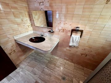 VENTA DE CASA EN LA EXCLUSIVA ZONA DEL SOL DE LA MOLINA III ETAPA