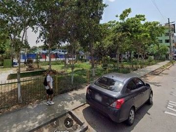 Venta De Casa Multifamiliar - 3 Pisos - Urb Cayran - SMP