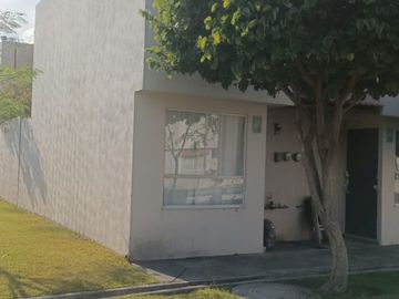 CASA EN ESQUINA EN VENTA ¡A 15 MIN DE CUAUTLA, MORELOS!