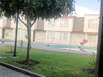 CASA EN ESQUINA EN VENTA ¡A 15 MIN DE CUAUTLA, MORELOS!