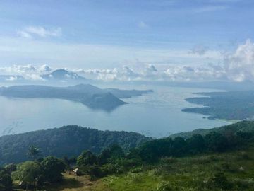 Rush Sale! 1BR unit in Wind Residences, Tagaytay City