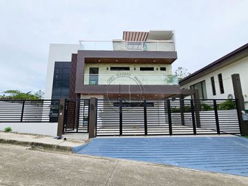 Luxurious Modern Home for Sale in Cebu Royal Estates, Consolacion, Cebu, Philippines