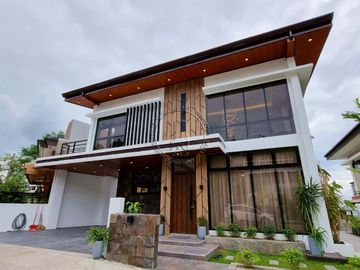 Luxurious Overlooking Home with Swimming Pool in Talisay City, Cebu, Philippines