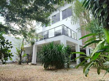 Fairview Village Talisay Cebu 316sqm House and Lot with 3 Carport and 5 Bedrooms