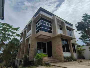 Fairview Village Talisay Cebu 316sqm House and Lot with 3 Carport and 5 Bedrooms