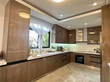 HOUSE WITH POOL AND ELEVATOR FOR SALE IN PORTOFINO HEIGHTS