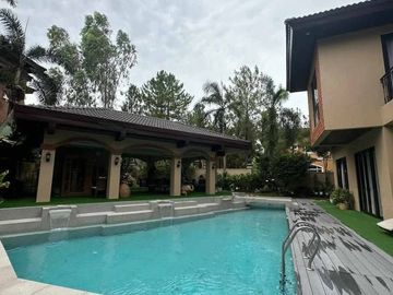 HOUSE WITH POOL AND ELEVATOR FOR SALE IN PORTOFINO HEIGHTS