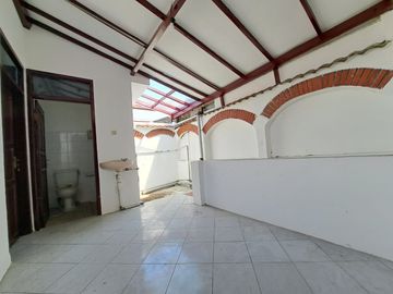 JUAL RUMAH 2 LANTAI SIAP HUNI DALAM KOMPLEK DI PONOROGO ANTAPANI BANDUNG