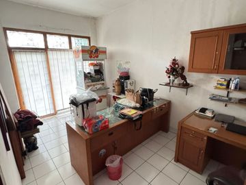 JUAL RUMAH TERAWAT SIAP HUNI HOOK DI JALAN GOLF BARAT ARCAMANIK BANDUNG