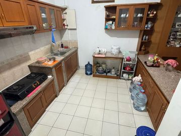 JUAL RUMAH TERAWAT SIAP HUNI HOOK DI JALAN GOLF BARAT ARCAMANIK BANDUNG