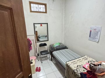 JUAL RUMAH TERAWAT SIAP HUNI HOOK DI JALAN GOLF BARAT ARCAMANIK BANDUNG