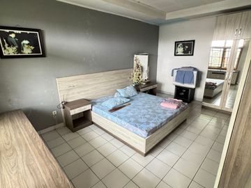 JUAL RUMAH TERAWAT SIAP HUNI HOOK DI JALAN GOLF BARAT ARCAMANIK BANDUNG