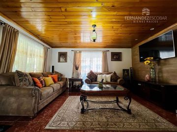 LLAYLLAY - SE VENDE PARCELA CON CASA Y GALPON