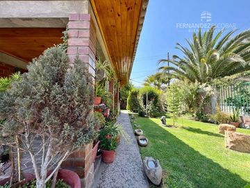LLAYLLAY - SE VENDE PARCELA CON CASA Y GALPON