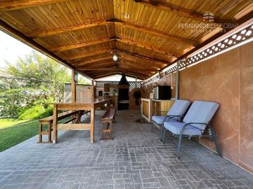LLAYLLAY - SE VENDE PARCELA CON CASA Y GALPON