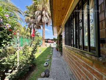 LLAYLLAY - SE VENDE PARCELA CON CASA Y GALPON