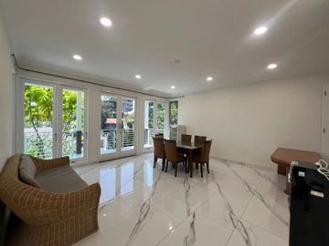 JUAL RUMAH MODERN MINIMALIS TERAWAT VIEW KOTA BANDUNG DI RESORT DAGO PAKAR BANDUNG