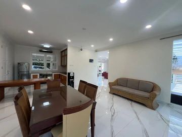 JUAL RUMAH MODERN MINIMALIS TERAWAT VIEW KOTA BANDUNG DI RESORT DAGO PAKAR BANDUNG