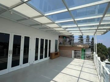 JUAL RUMAH MODERN MINIMALIS TERAWAT VIEW KOTA BANDUNG DI RESORT DAGO PAKAR BANDUNG