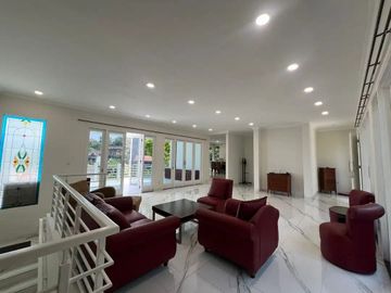 JUAL RUMAH MODERN MINIMALIS TERAWAT VIEW KOTA BANDUNG DI RESORT DAGO PAKAR BANDUNG